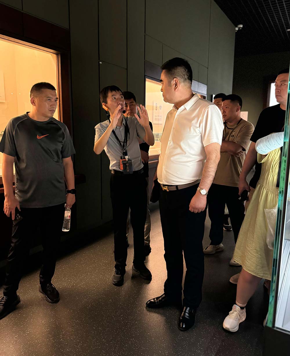 遼寧百年董氏隨同營口市區(qū)政協(xié)到沈陽參觀正風(fēng)肅紀(jì)反腐展覽，視覺盛宴+心靈洗禮！ 